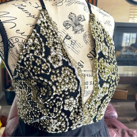 LUXXEL Black with Gold Accent Floral Long Dress Gown Size Medium - Picture 3 of 13